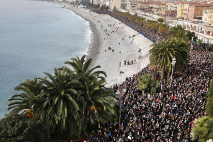 Nice-Charlie-Hebdo-rassemblement-je-suis-charlie