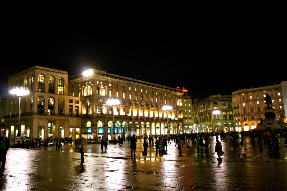 duomo-weekend-milan-italie-noel-piazza-by-night