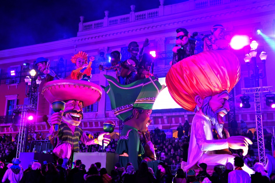 carnaval-de-nice-2015-corso-canarvalesque-lumières-roi-de-la-musique