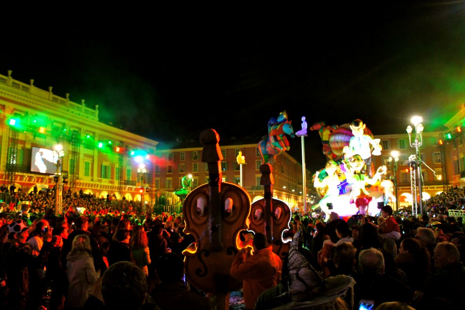 carnaval-de-nice-2015-corso-canarvalesque-lumières-roi-de-la-musique