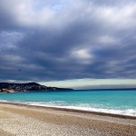 promenade-des-anglais-fevrier-cote-d-azur-mer-nuage-couleurs-paysage