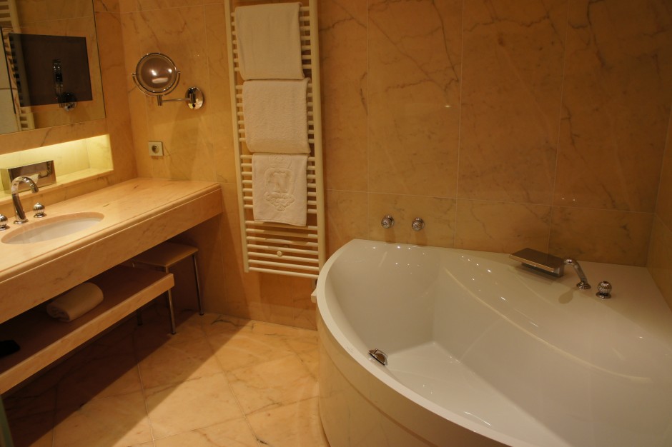 salon-hotel-negresco-palace-nice-salle-de-bains-domotique