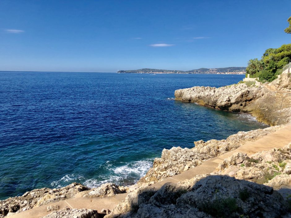 balade rocher bord de mer